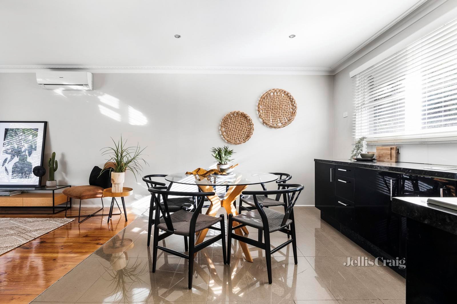 2/164 Waiora Road, Rosanna image 4