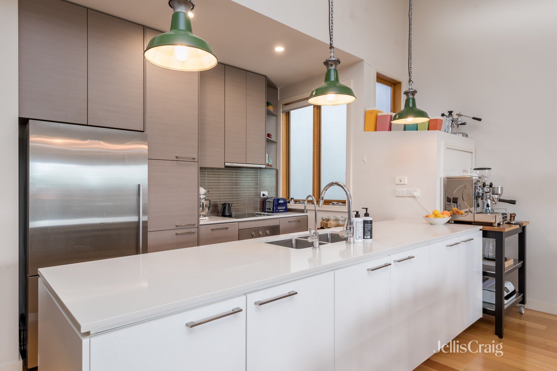 2/165 Darebin Road, Thornbury image 3