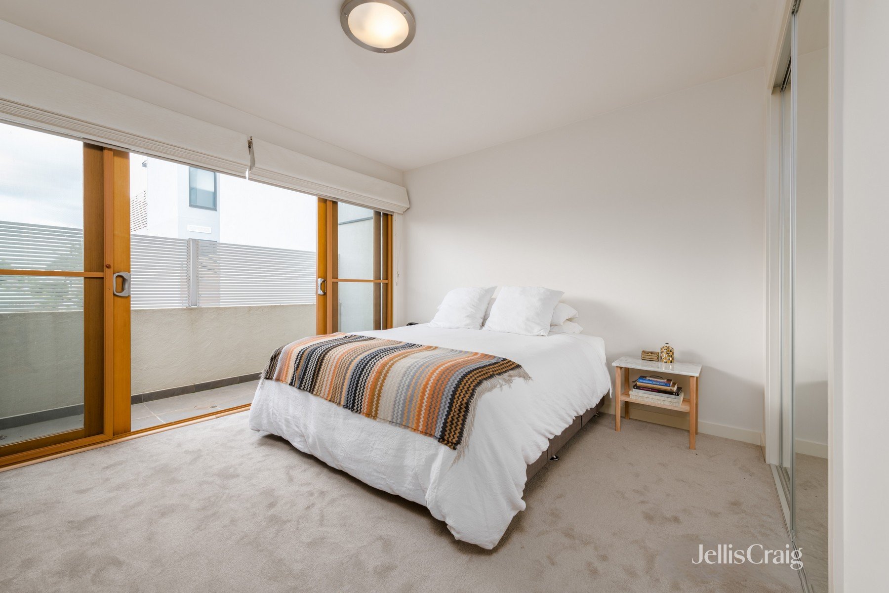 2/165 Darebin Road, Thornbury image 4