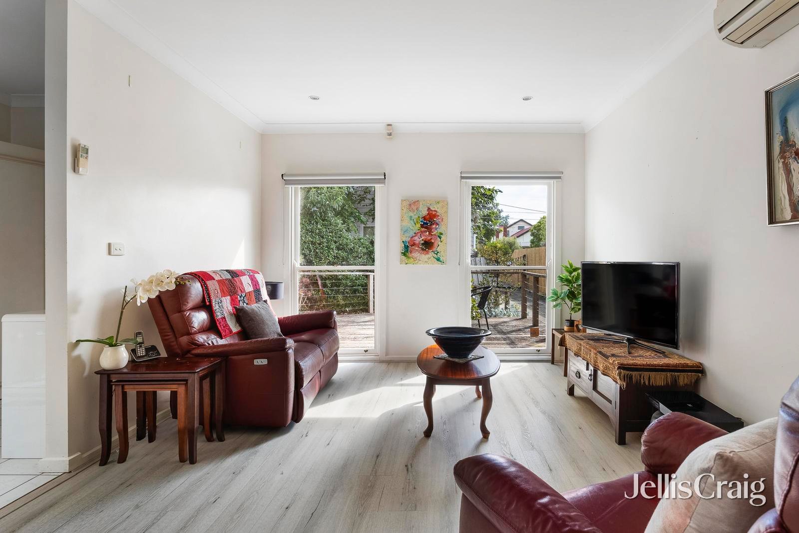2/165 Miller Street, Thornbury image 3