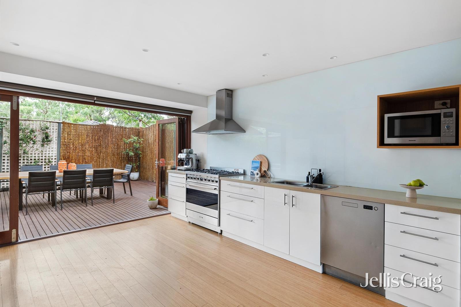 2/165 Rattray Road, Montmorency image 5