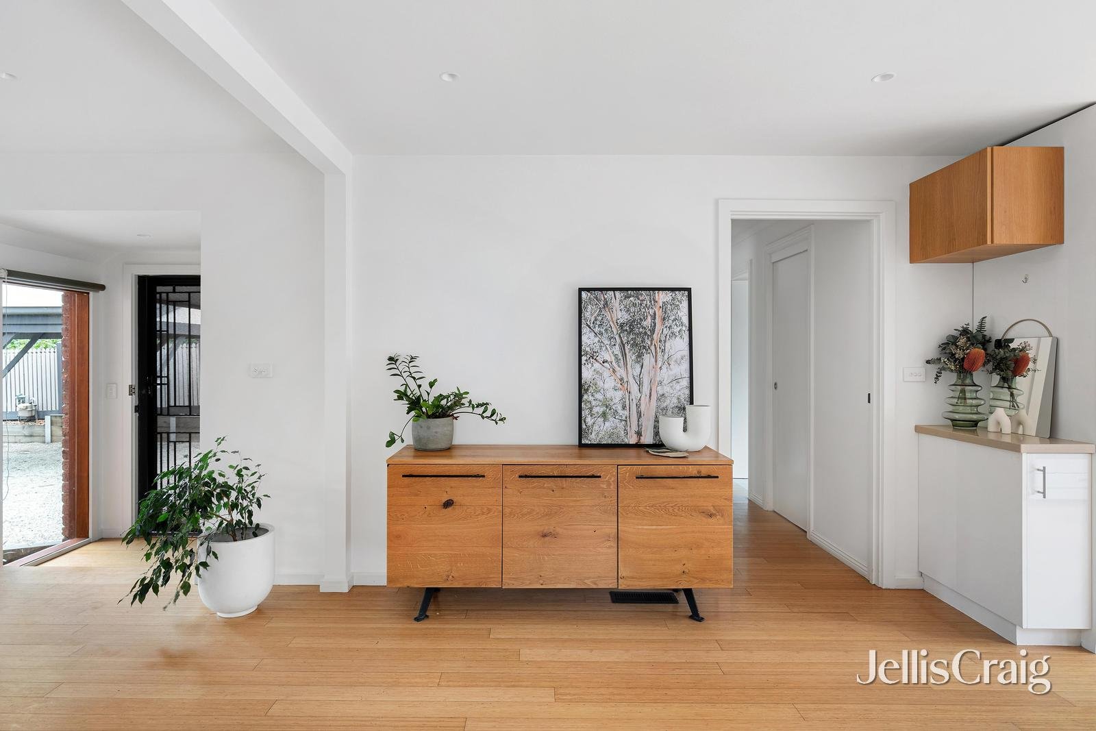 2/165 Rattray Road, Montmorency image 8