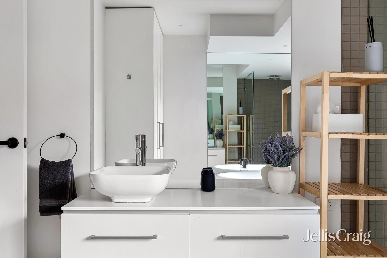 2/165 Rattray Road, Montmorency image 10