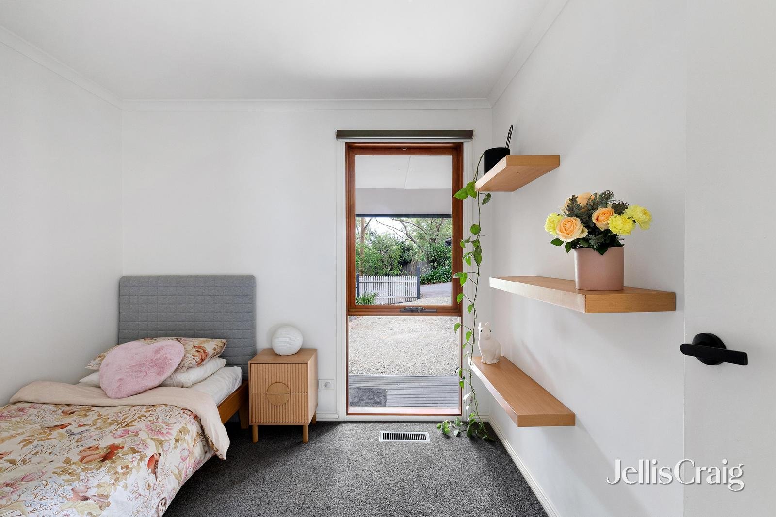 2/165 Rattray Road, Montmorency image 13