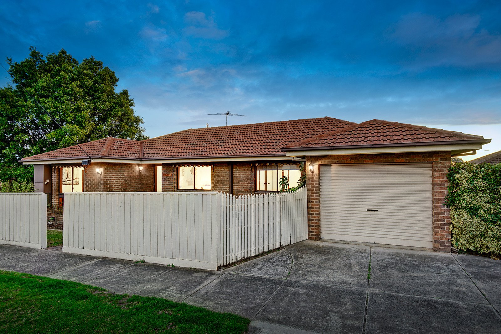 2/165 Wickham Road, Moorabbin image 8