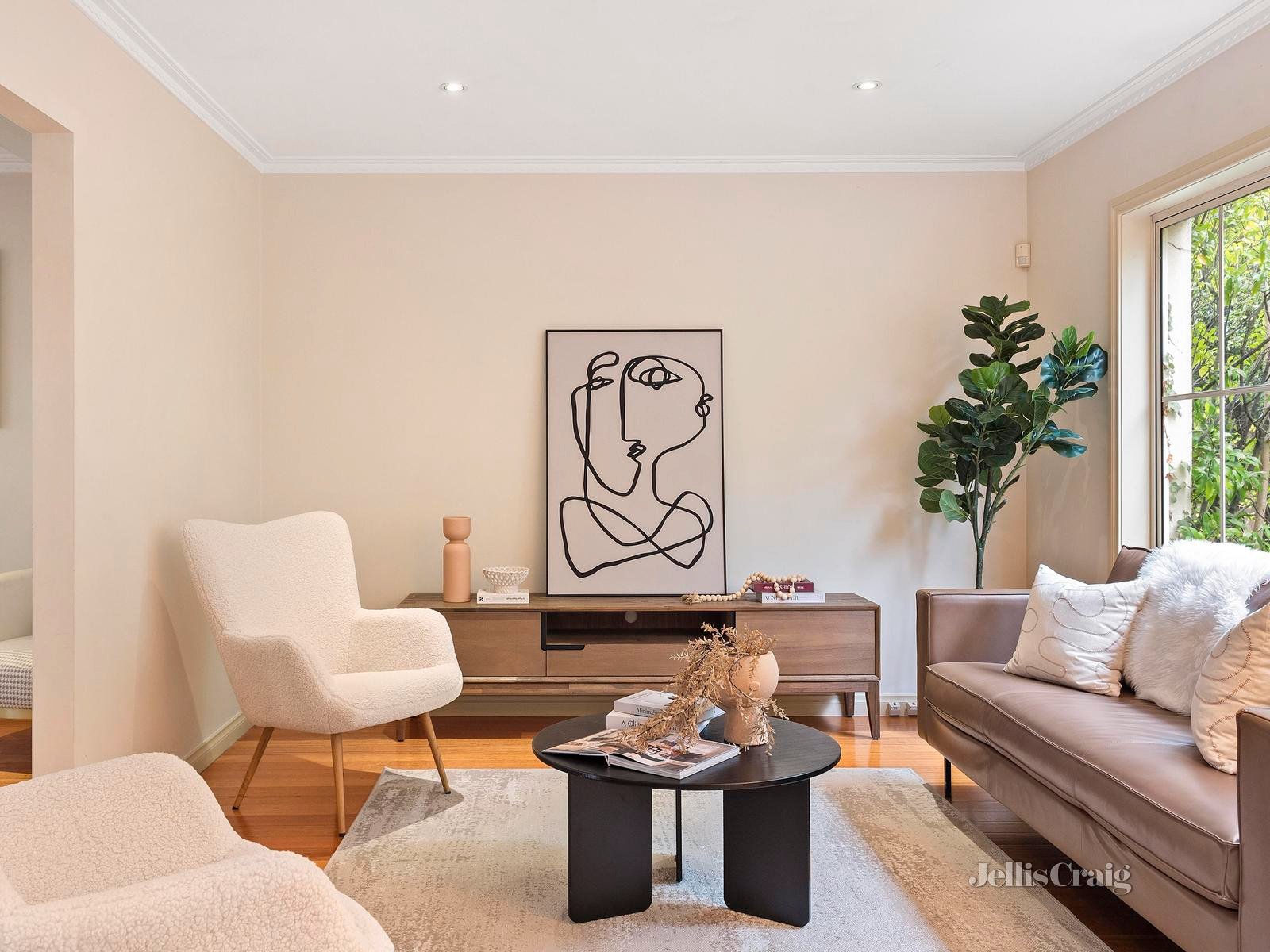 2/167 Blackburn Road, Doncaster East image 3