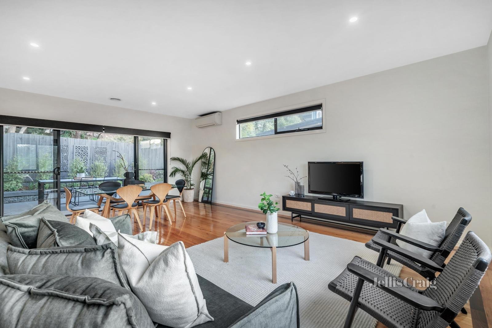 2/168 Rattray Road, Montmorency image 2