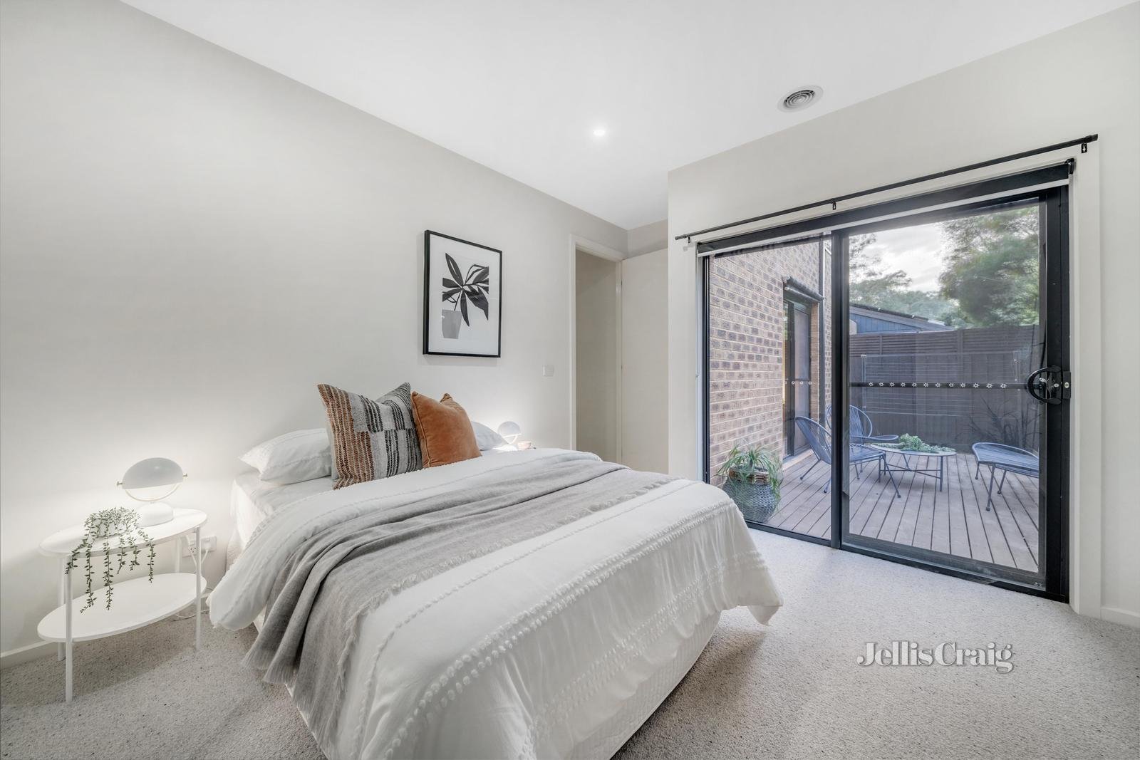 2/168 Rattray Road, Montmorency image 9