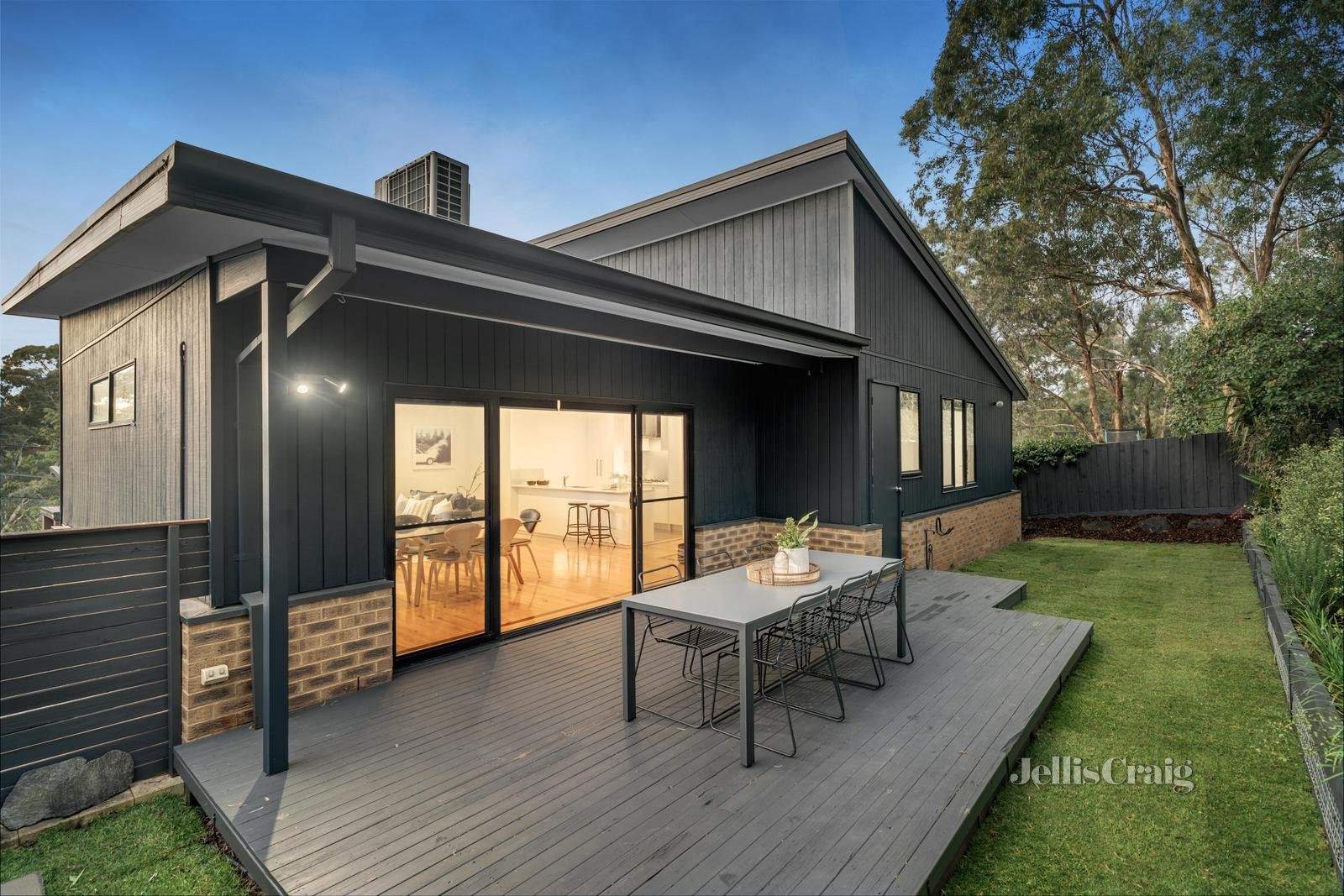 2/168 Rattray Road, Montmorency image 12