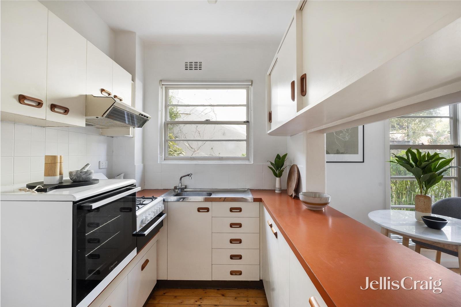 2/169 Ormond Road, Elwood image 6