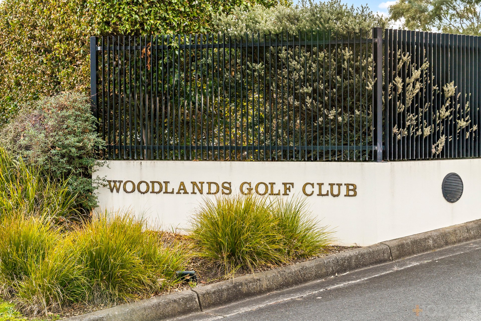 217-221 Nepean Highway Parkdale