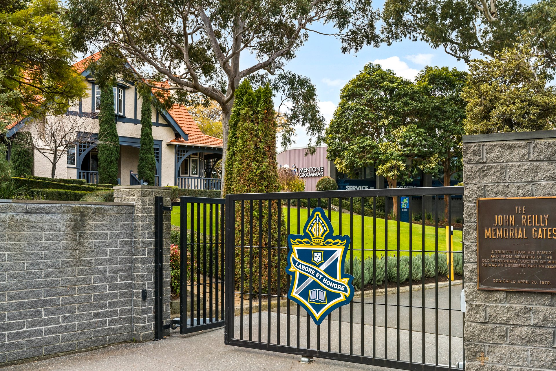 217-221 Nepean Highway Parkdale