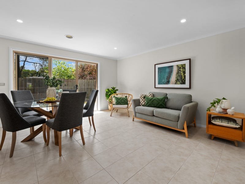 2/17 Allaware Avenue, Croydon image 3