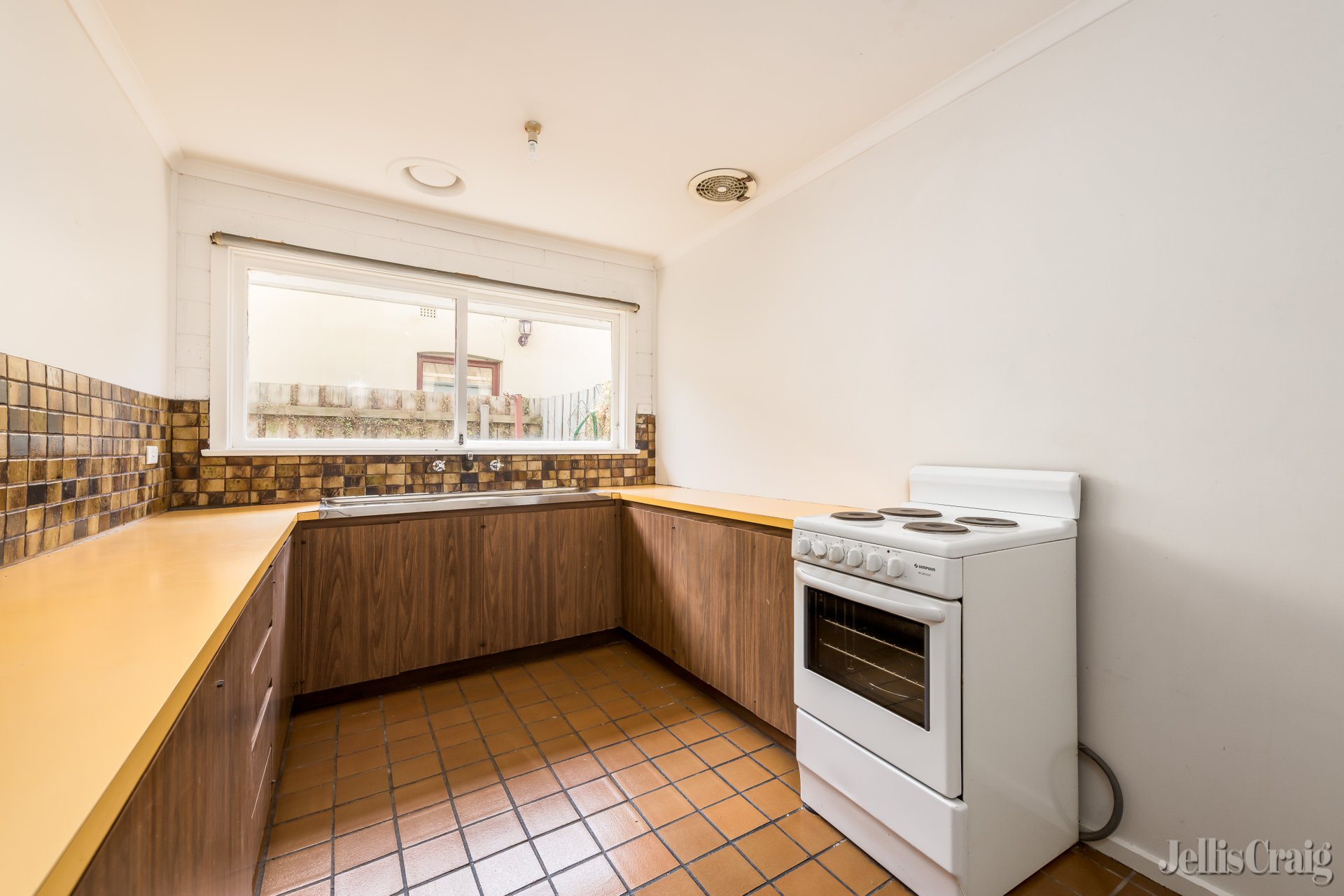 2/17 Barkly Street, Brunswick East image 3