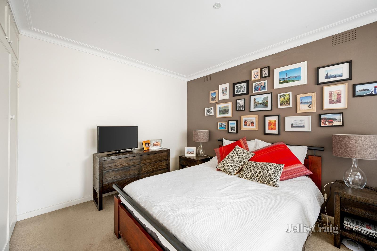 2/17 Belmore Road, Balwyn North image 5