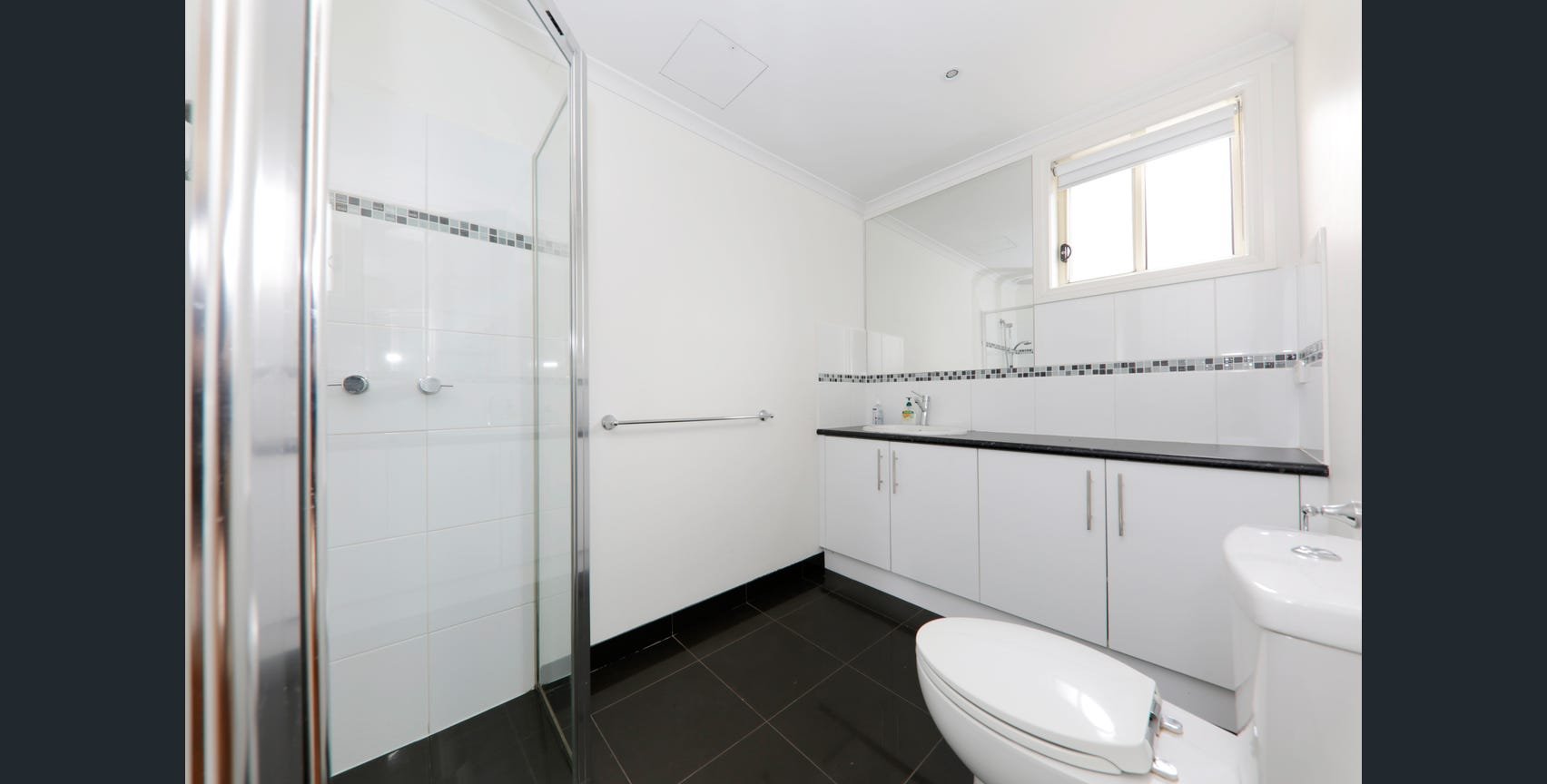 2/17 Box Avenue, Forest Hill image 5
