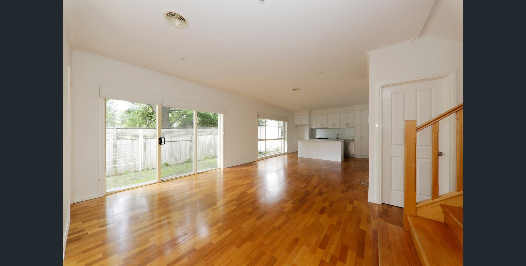 2/17 Box Avenue, Forest Hill image 2