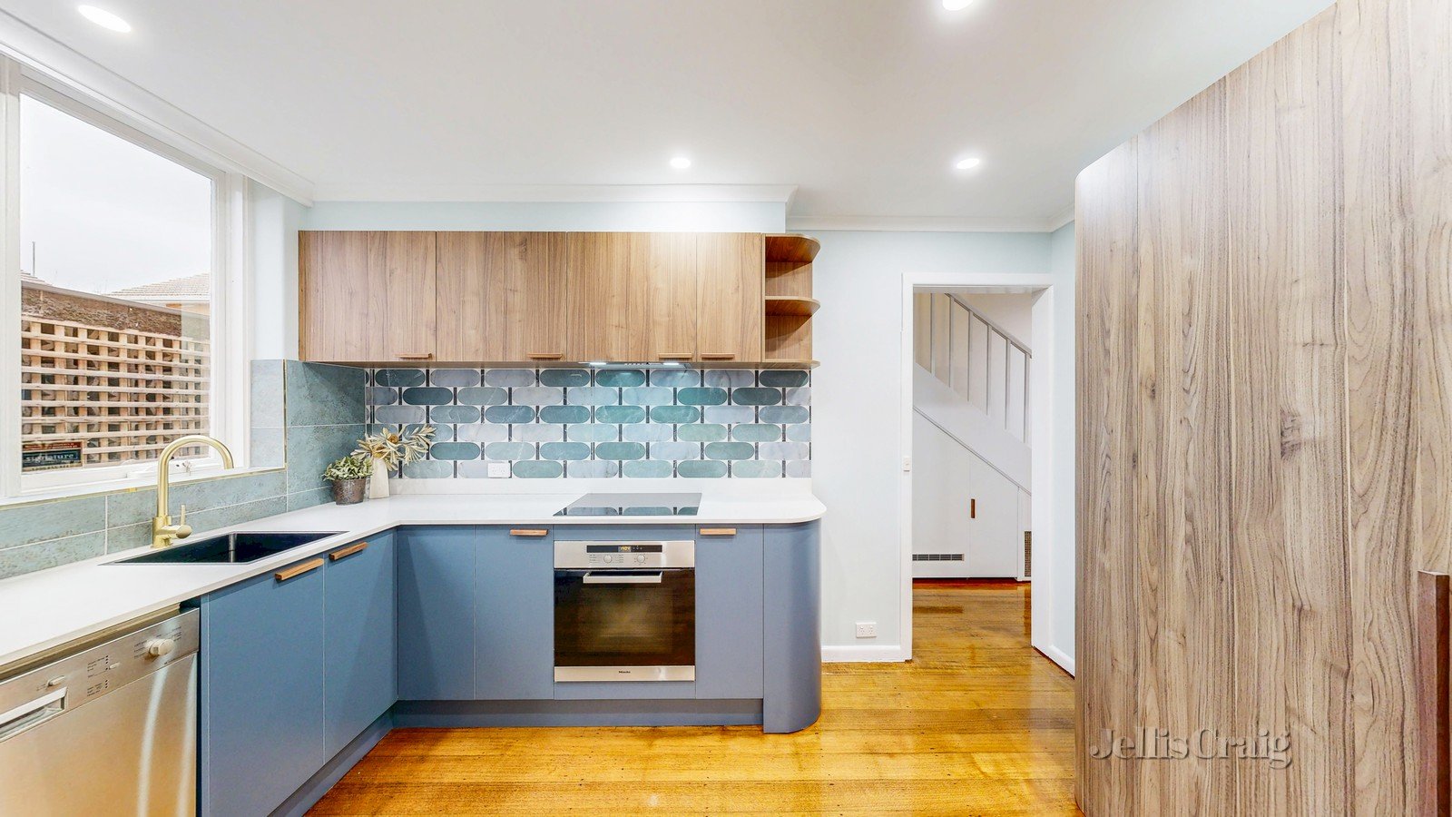 2/17 Como Ave, South Yarra image 2