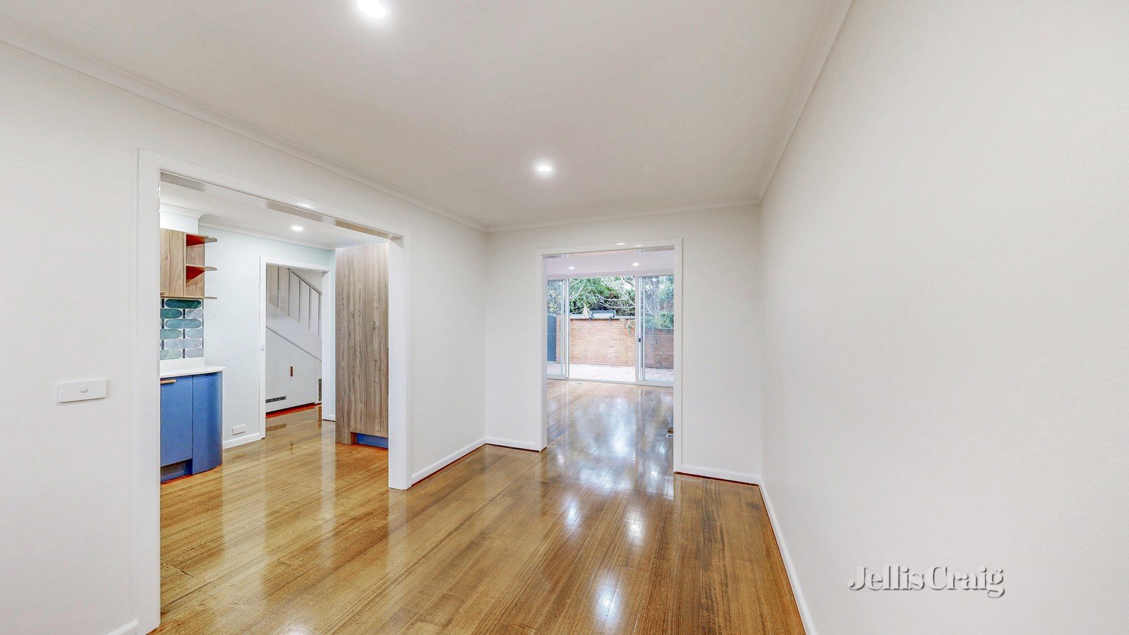 2/17 Como Ave, South Yarra image 3