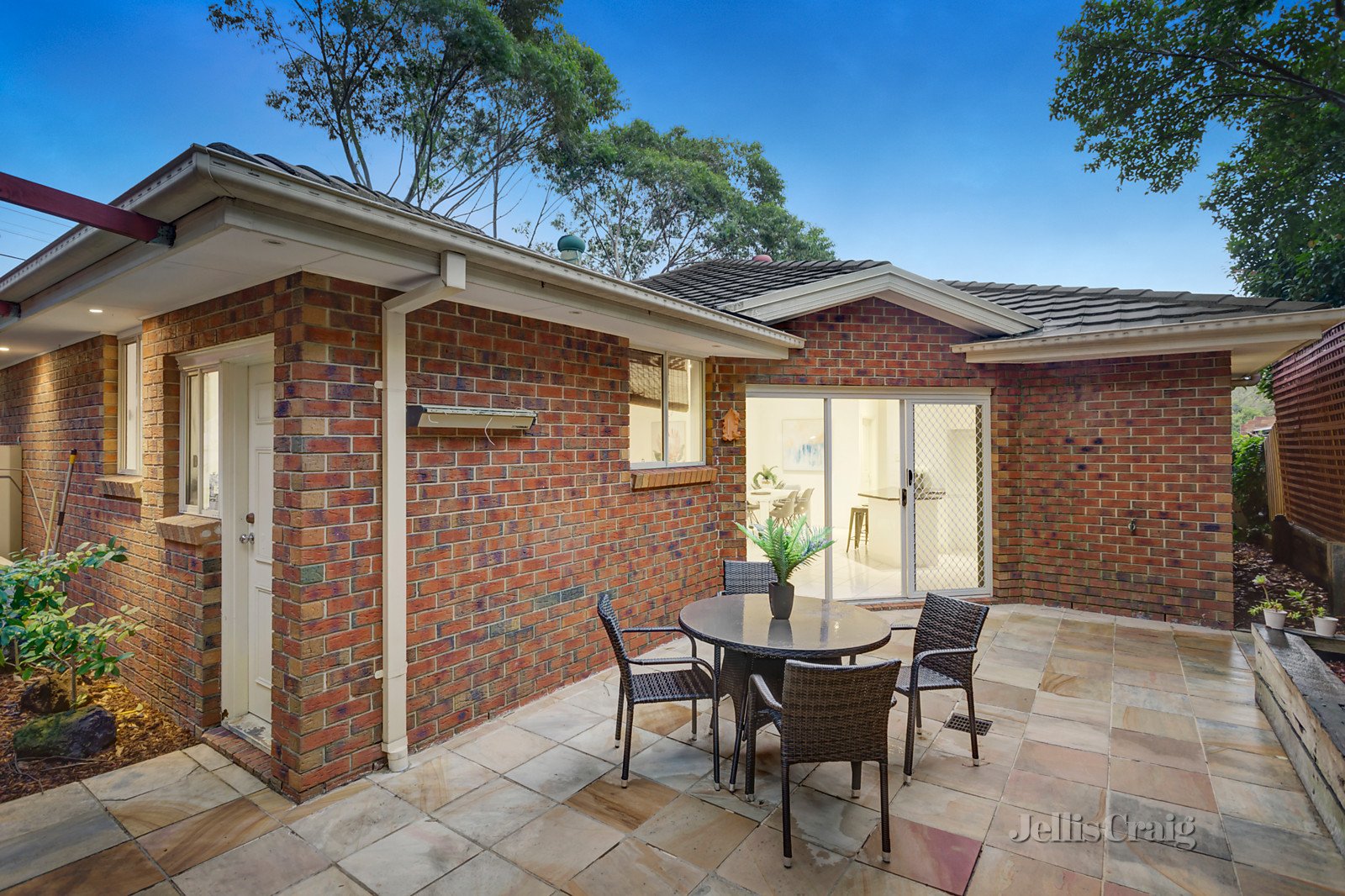 2/17 Dean Avenue, Mount Waverley image 7