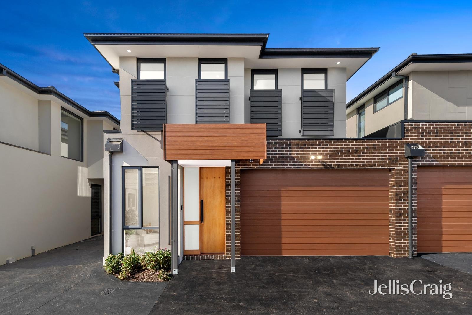 2/17 Elmhurst Road, Blackburn image 2