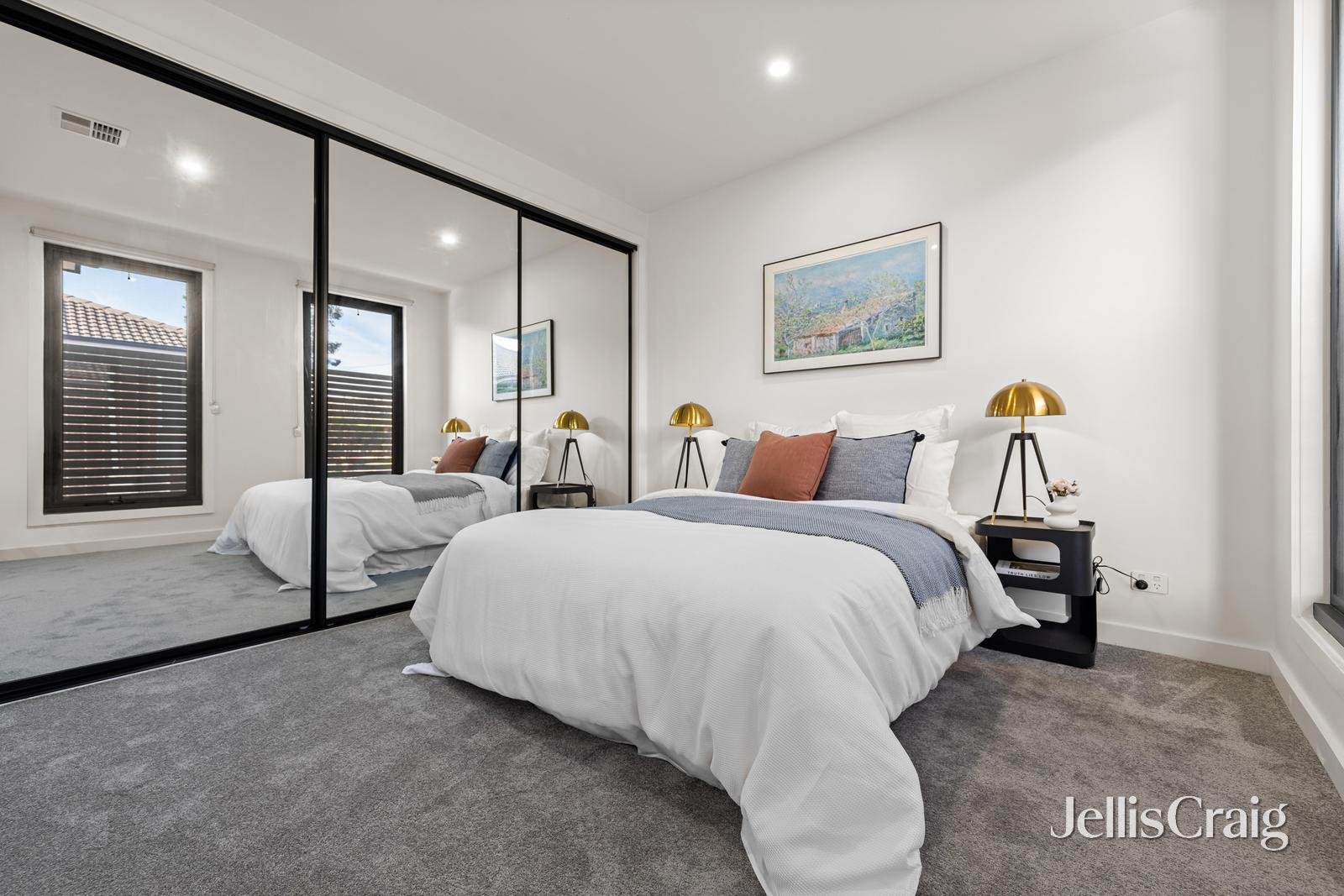 2/17 Elmhurst Road, Blackburn image 8