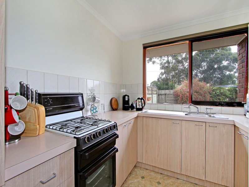 2/17 Ervin Road, Kilsyth image 2