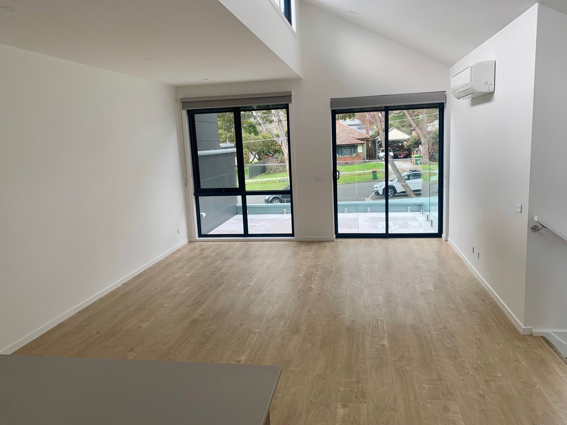 2/17 Gardiner Street, Lilydale image 2