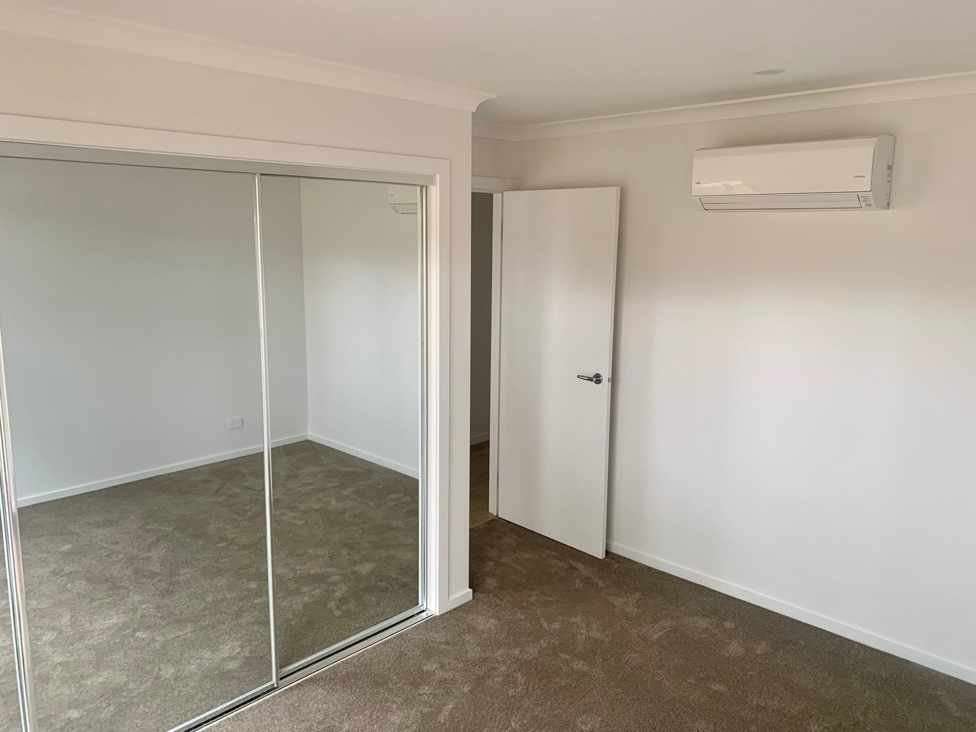 2/17 Gardiner Street, Lilydale image 6