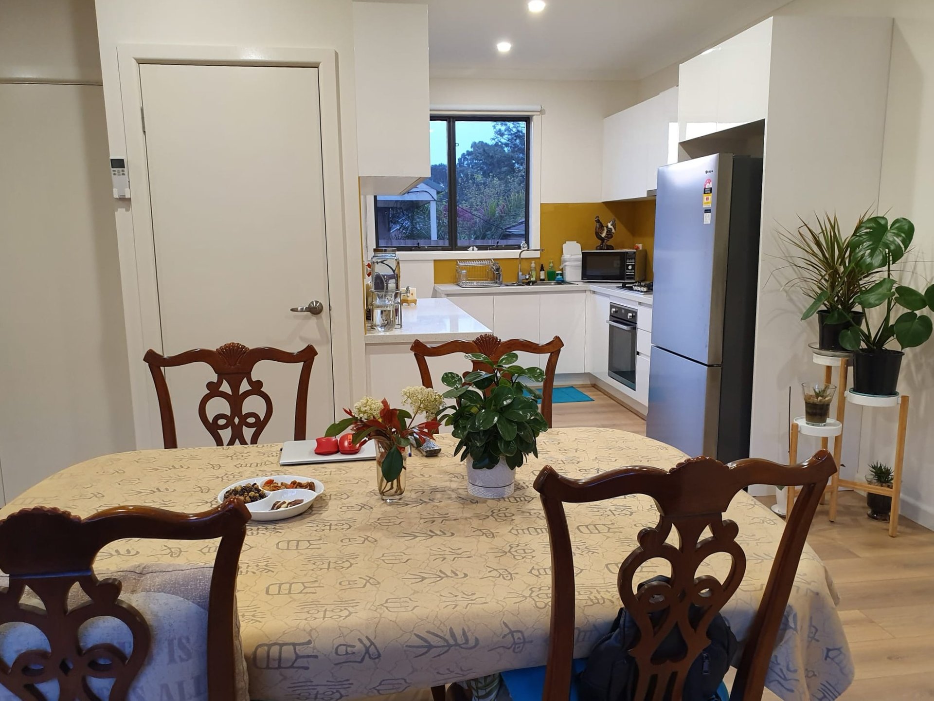 2/17 Greendale Road, Doncaster&nbsp;East image 3