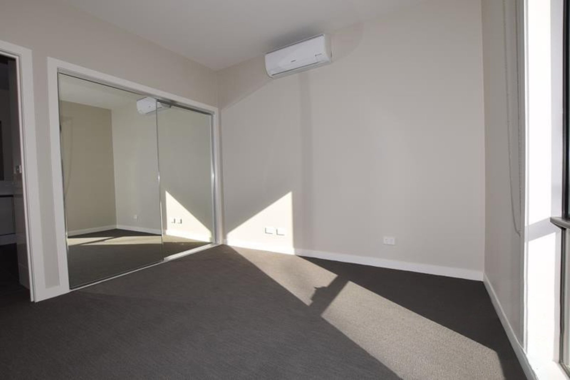 2/17 Greenville Street, Mooroolbark image 4