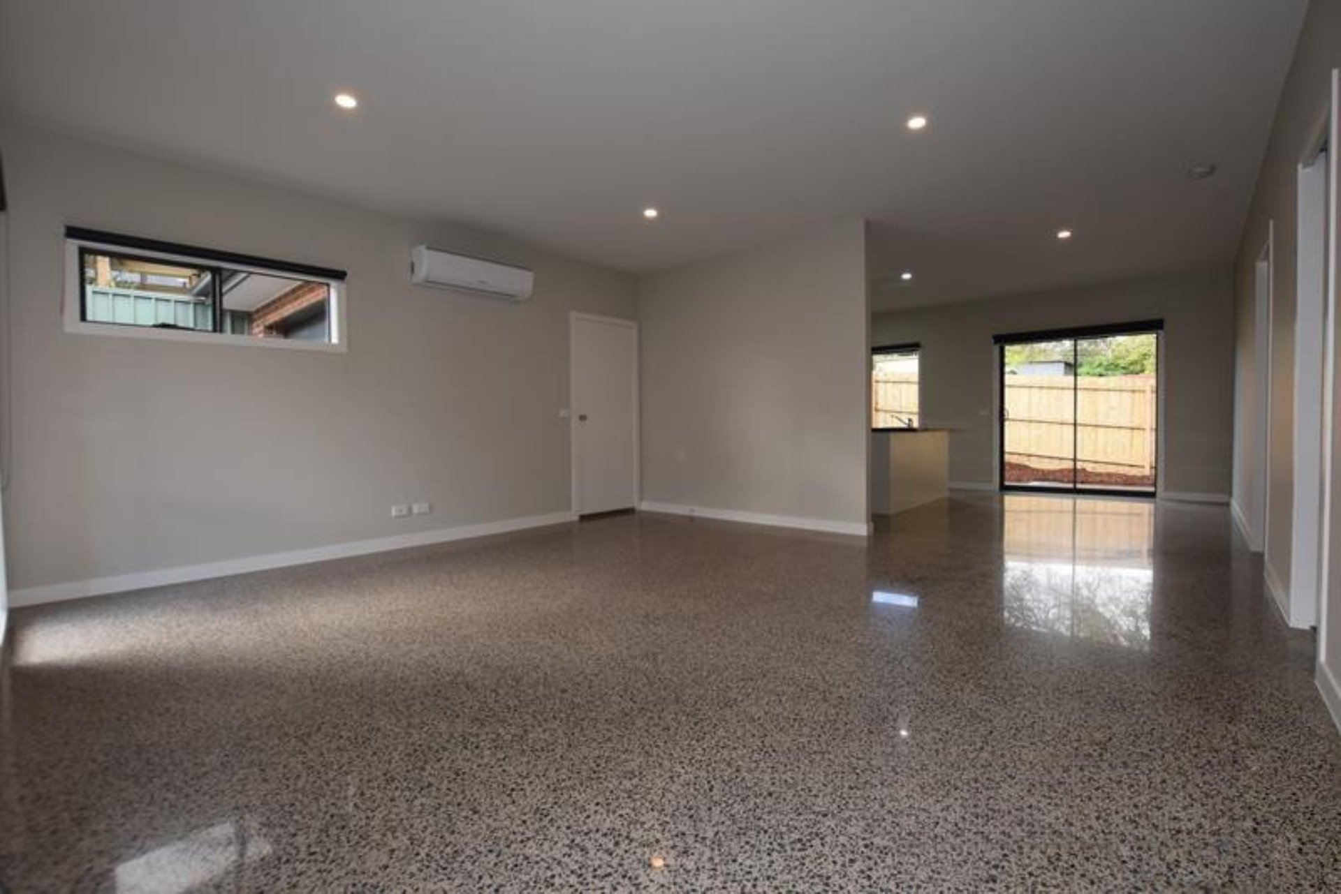 2/17 Greenville Street, Mooroolbark image 3