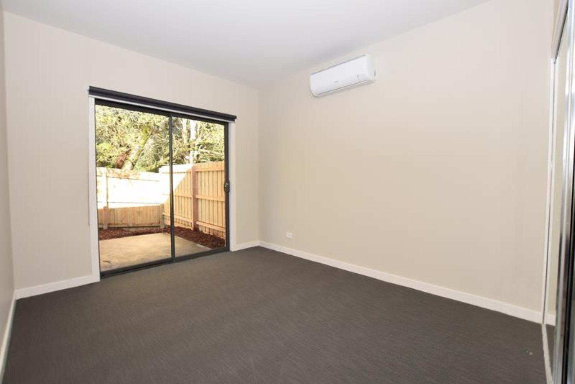 2/17 Greenville Street, Mooroolbark image 6