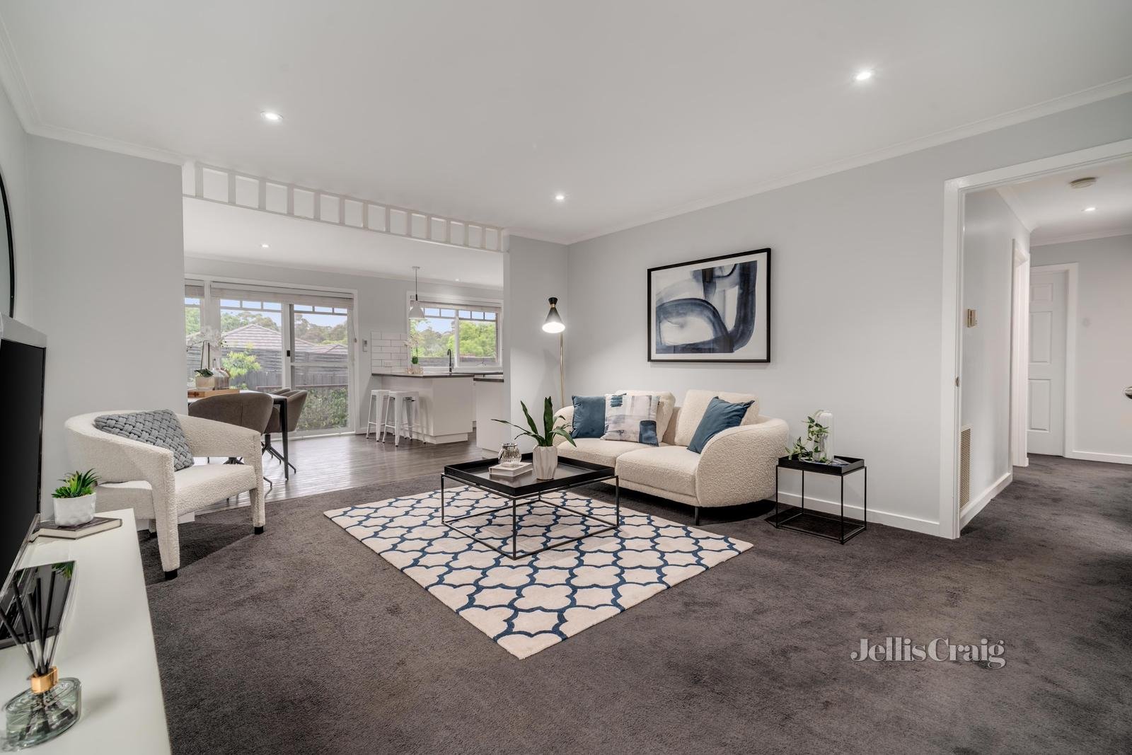 2/17 Hillside Crescent, Blackburn image 3