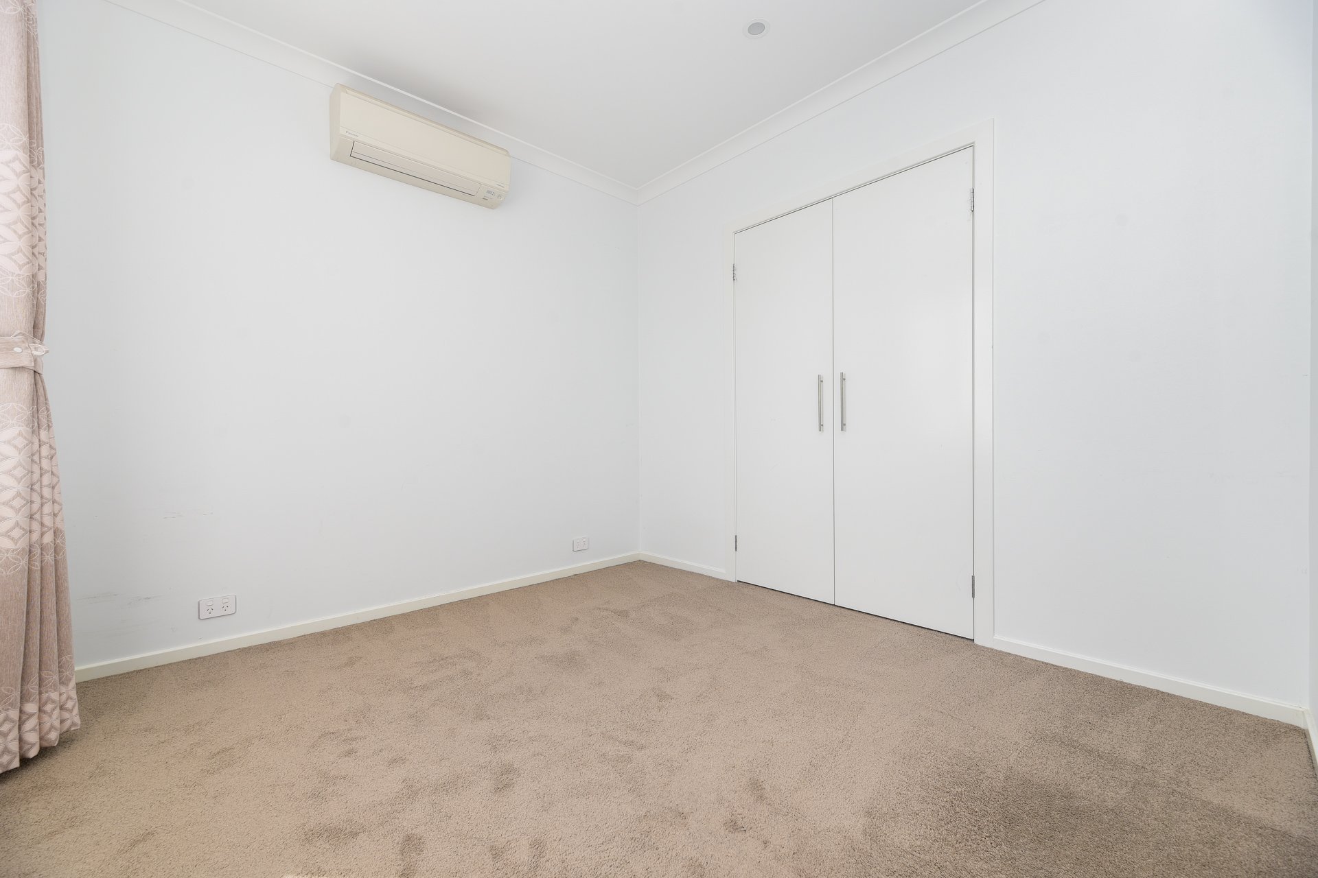 2/17 Ingleside Crescent, Glen Waverley image 4