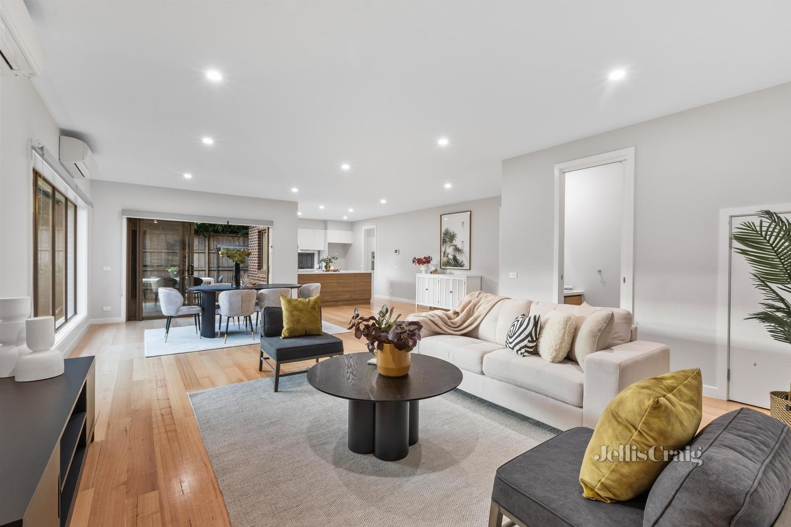2/17 Joy Street, Mount Waverley image 2