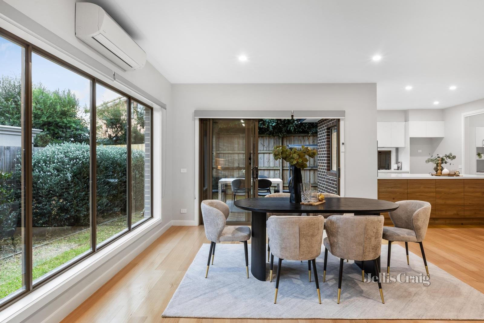 2/17 Joy Street, Mount Waverley image 3