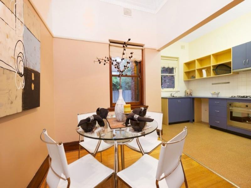 2/17 Langham Place, Hawthorn East image 4