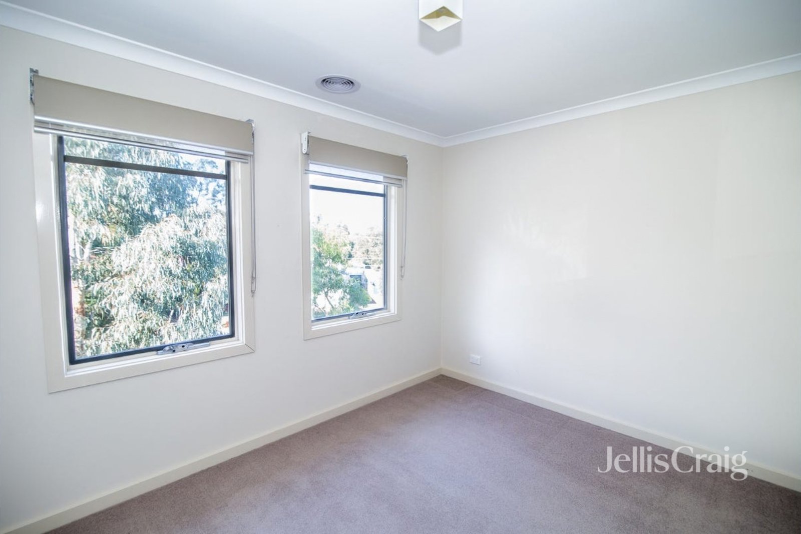 217 Mountain View Rd, Greensborough image 8