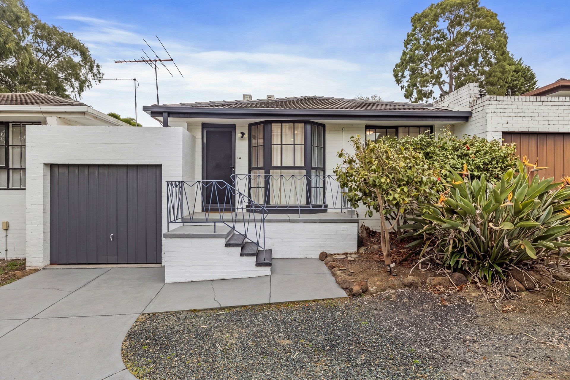 2/17 Percy Street, Mitcham image 1