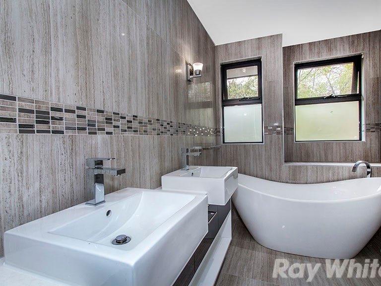 Property Gallery Thumbnail 8