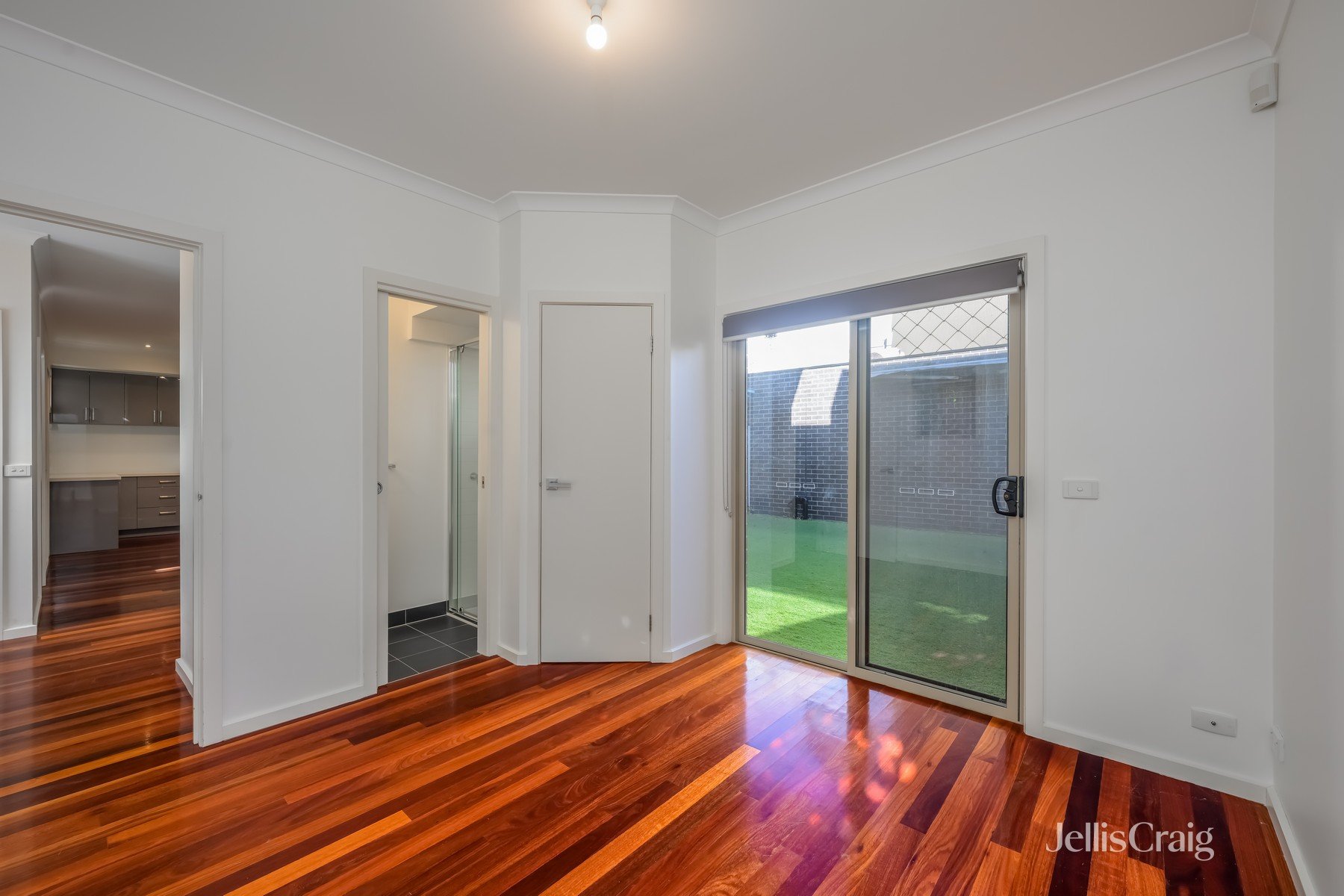 2/17 Sussex Street, Preston image 3