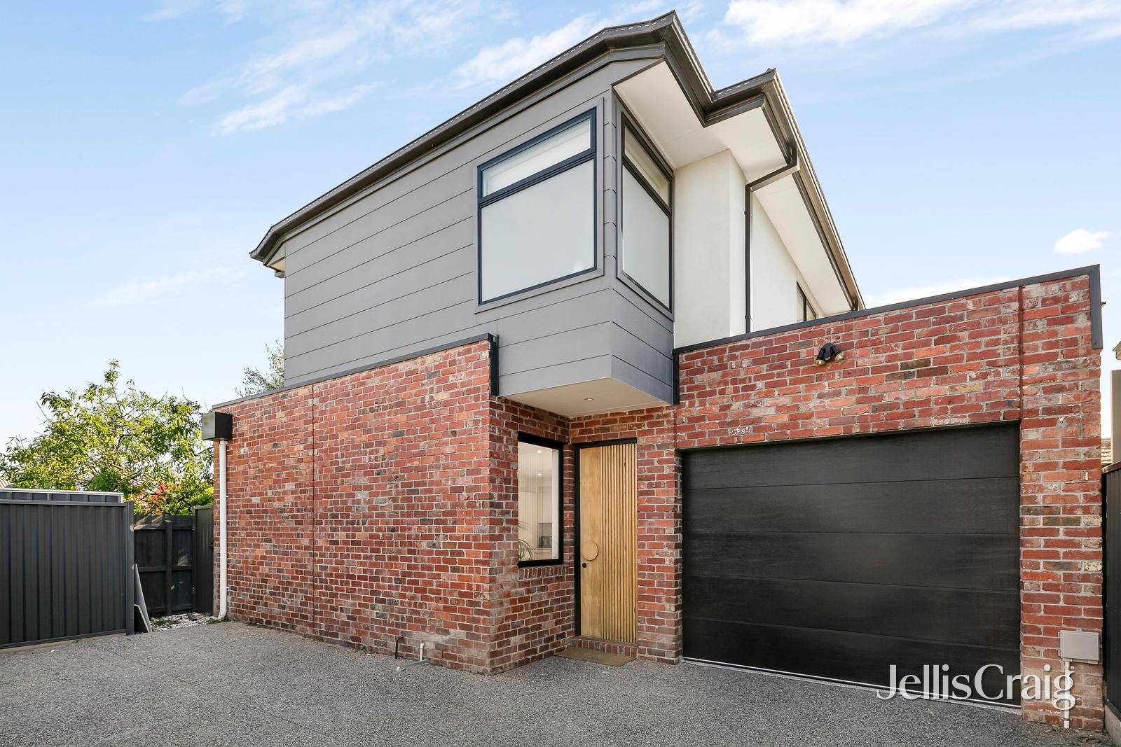 2/17 Sutherland Street, Coburg image 2