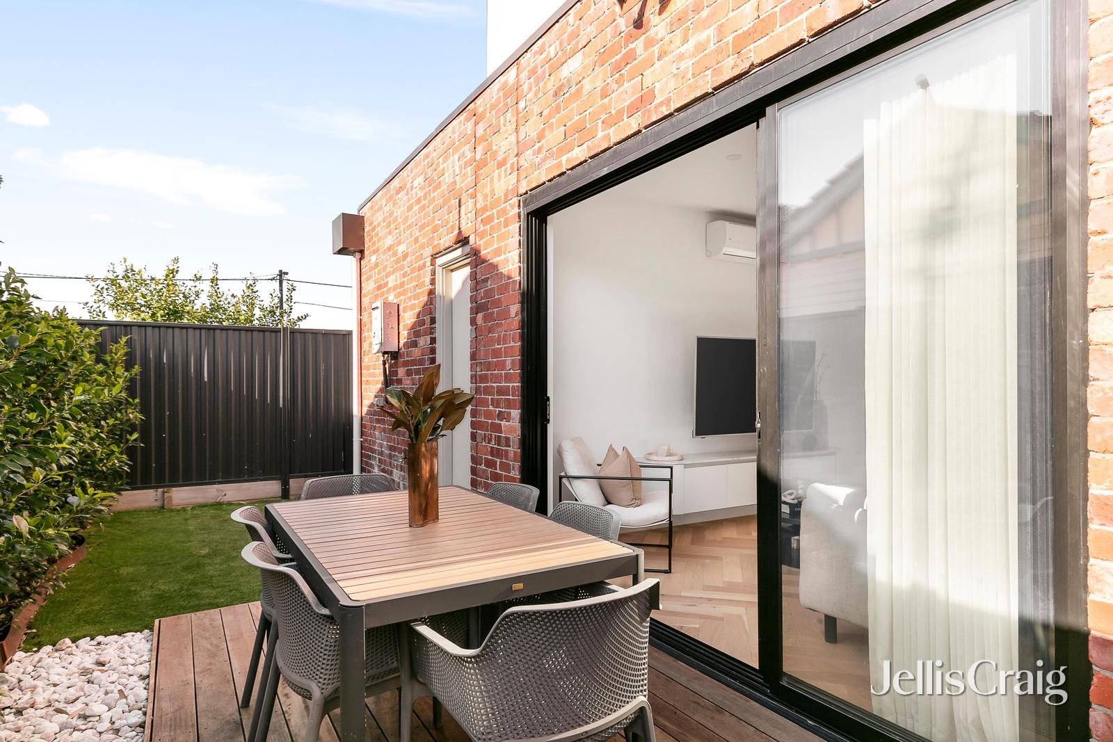 2/17 Sutherland Street, Coburg image 9