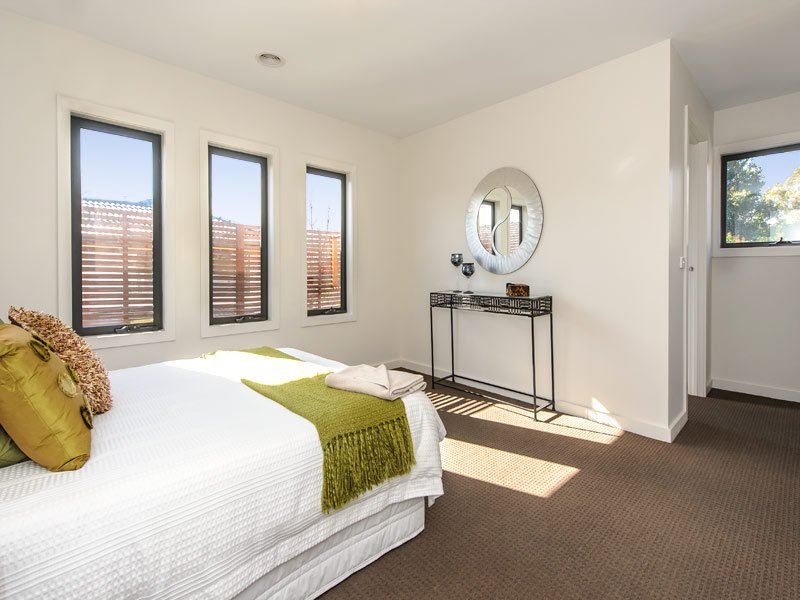 2/17 Thames Street, Box Hill image 4