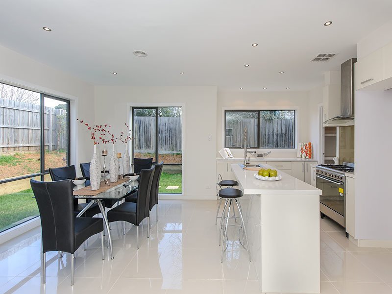 2/17 Thames Street, Box Hill image 5
