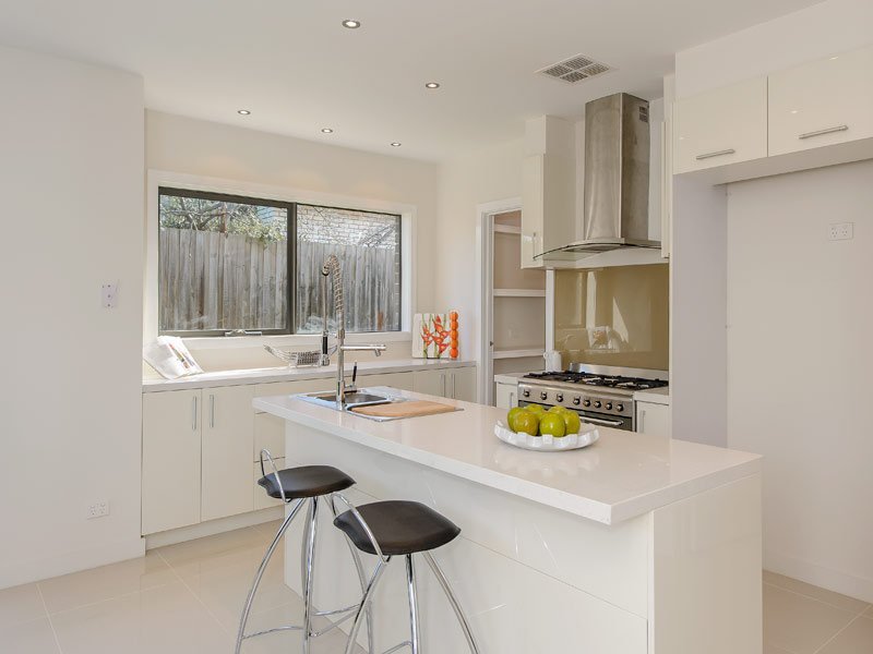 2/17 Thames Street, Box Hill image 6