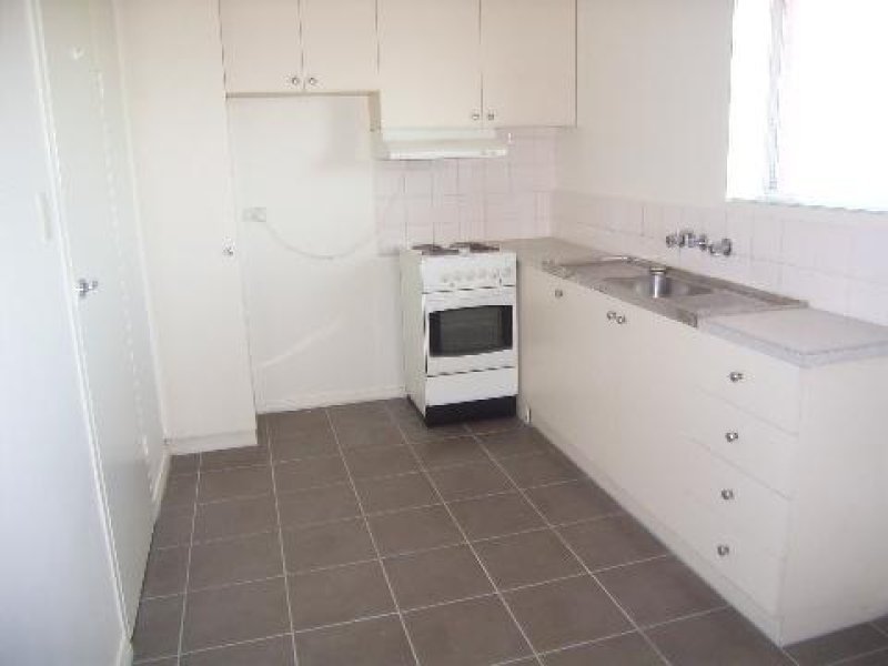 2 / 17 Toward Street MURRUMBEENA, VIC 3163