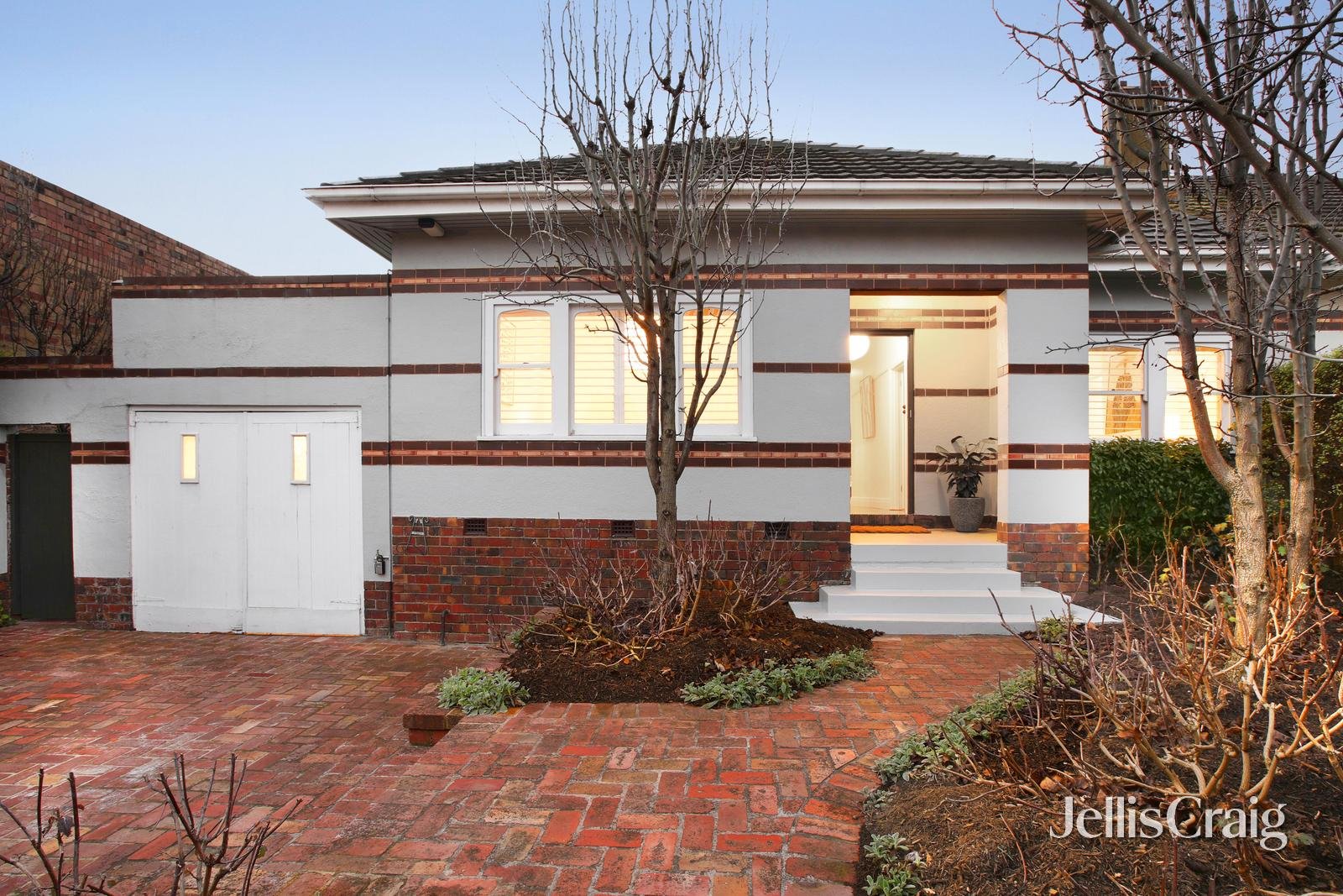 217 Waverley Road, Malvern&nbsp;East image 1