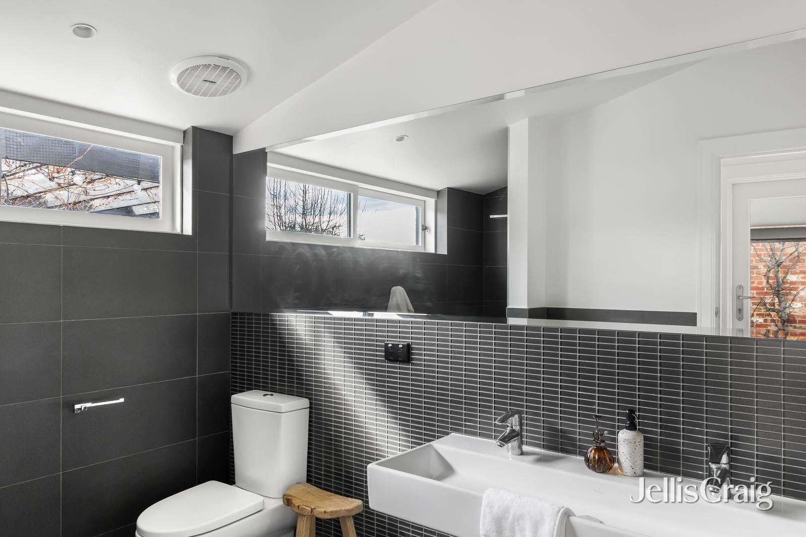 217 Waverley Road, Malvern&nbsp;East image 8